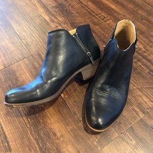 Adorable Lucky Brand Basil ankle boot 7.5 Women’s ladies Black shoes booties 38